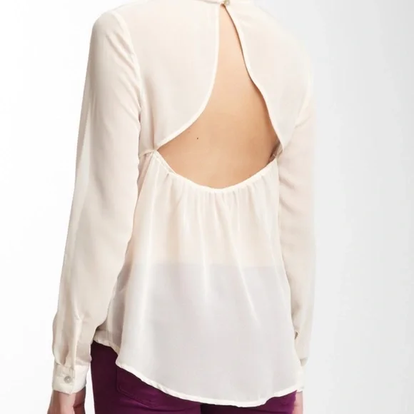Romeo & Juliet Couture Sheer Blouse - Picture 9 of 12